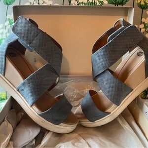 Dr.Scholls light, blue wraparound ankle sandal